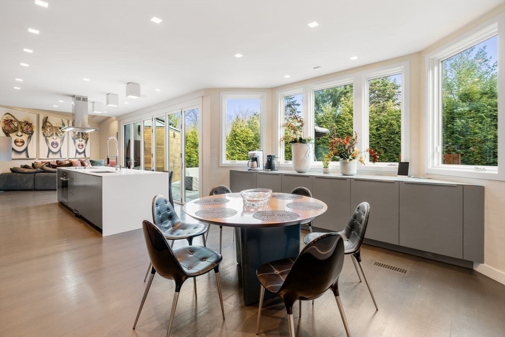 Brookline, Massachusetts, 02467, United States, 5 Bedrooms Bedrooms, ,6 BathroomsBathrooms,Residential,For Sale,1686608