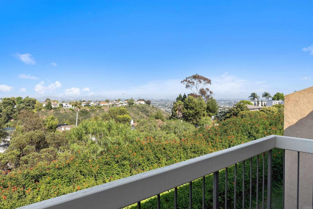 La Jolla, California, 92037, United States, 2 Bedrooms Bedrooms, ,3 BathroomsBathrooms,Residential,For Sale,1938534