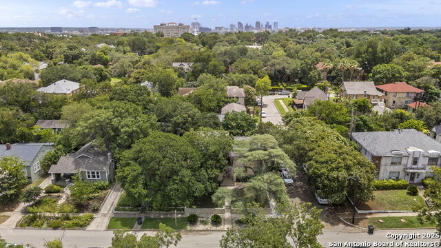 San Antonio, Texas, 78212, United States, 5 Bedrooms Bedrooms, ,4 BathroomsBathrooms,Residential,For Sale,1895451