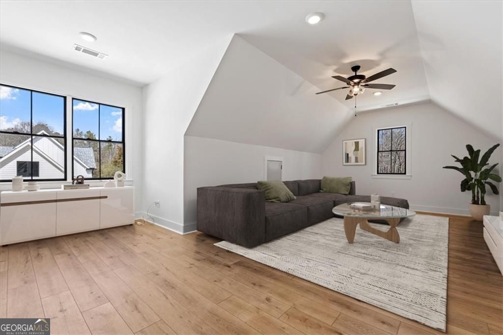 Gainesville, Georgia, 30506, United States, 5 Bedrooms Bedrooms, ,4 BathroomsBathrooms,Residential,For Sale,1909914