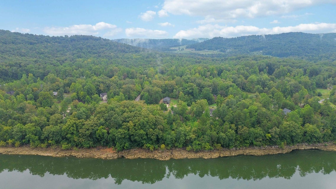 Burnside, Kentucky, 42519, United States, 5 Bedrooms Bedrooms, ,4 BathroomsBathrooms,Residential,For Sale,1978974