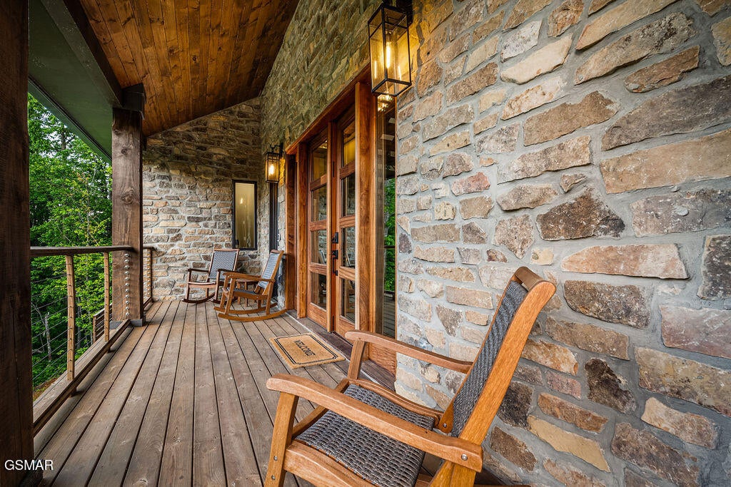 Gatlinburg, Tennessee, 37738, United States, 3 Bedrooms Bedrooms, ,5 BathroomsBathrooms,Residential,For Sale,2034960