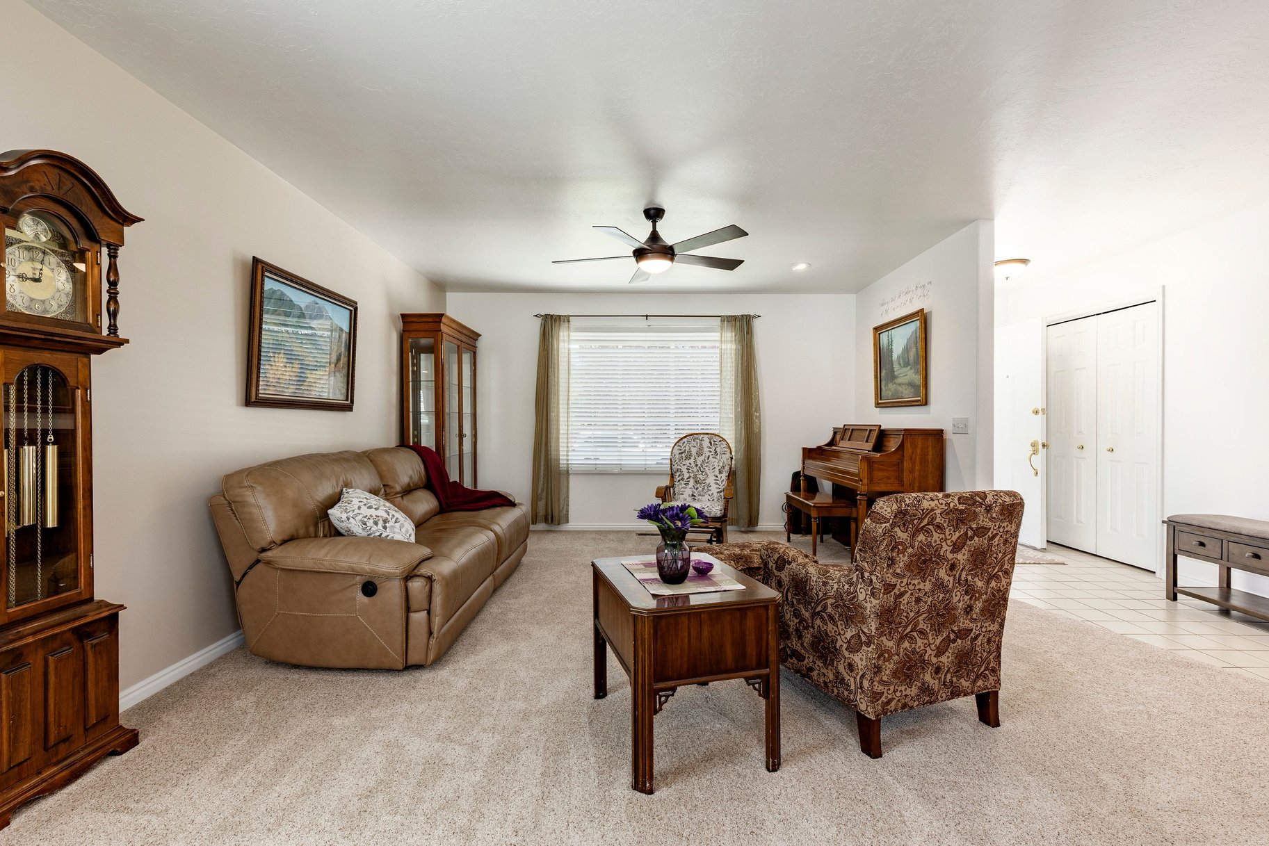  Lovingly Maintained Exceptional Home - 物件實景