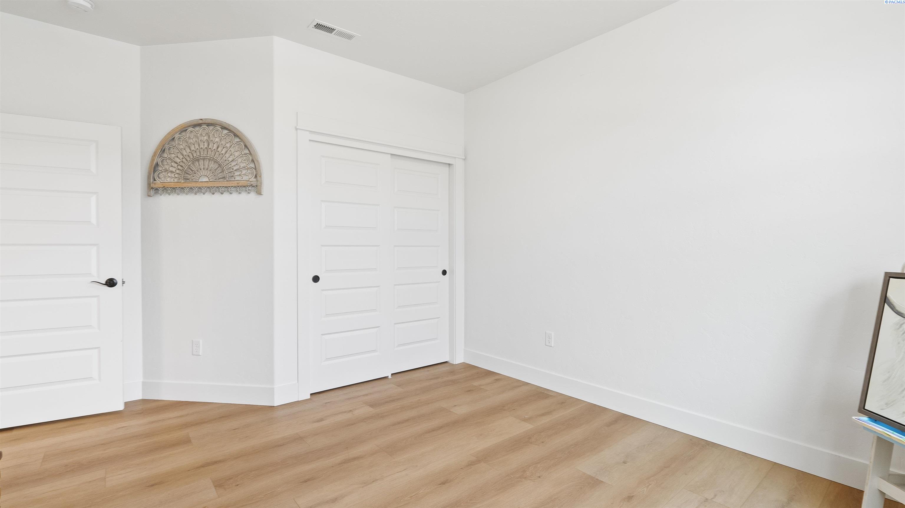 Richland, Washington, 99352, United States, 4 Bedrooms Bedrooms, ,2 BathroomsBathrooms,Residential,For Sale,1906594