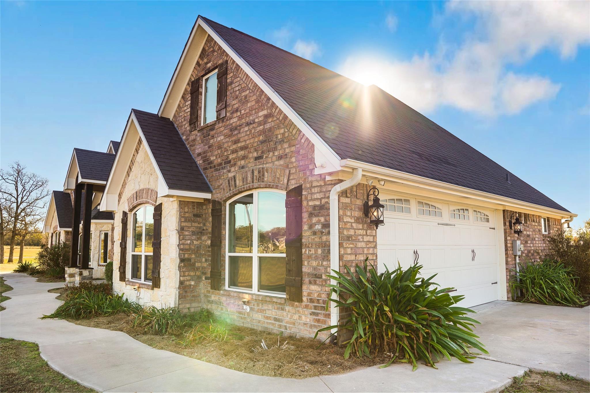 Sulphur Springs, Texas, 75482, United States, 4 Bedrooms Bedrooms, ,2 BathroomsBathrooms,Residential,For Sale,2002485