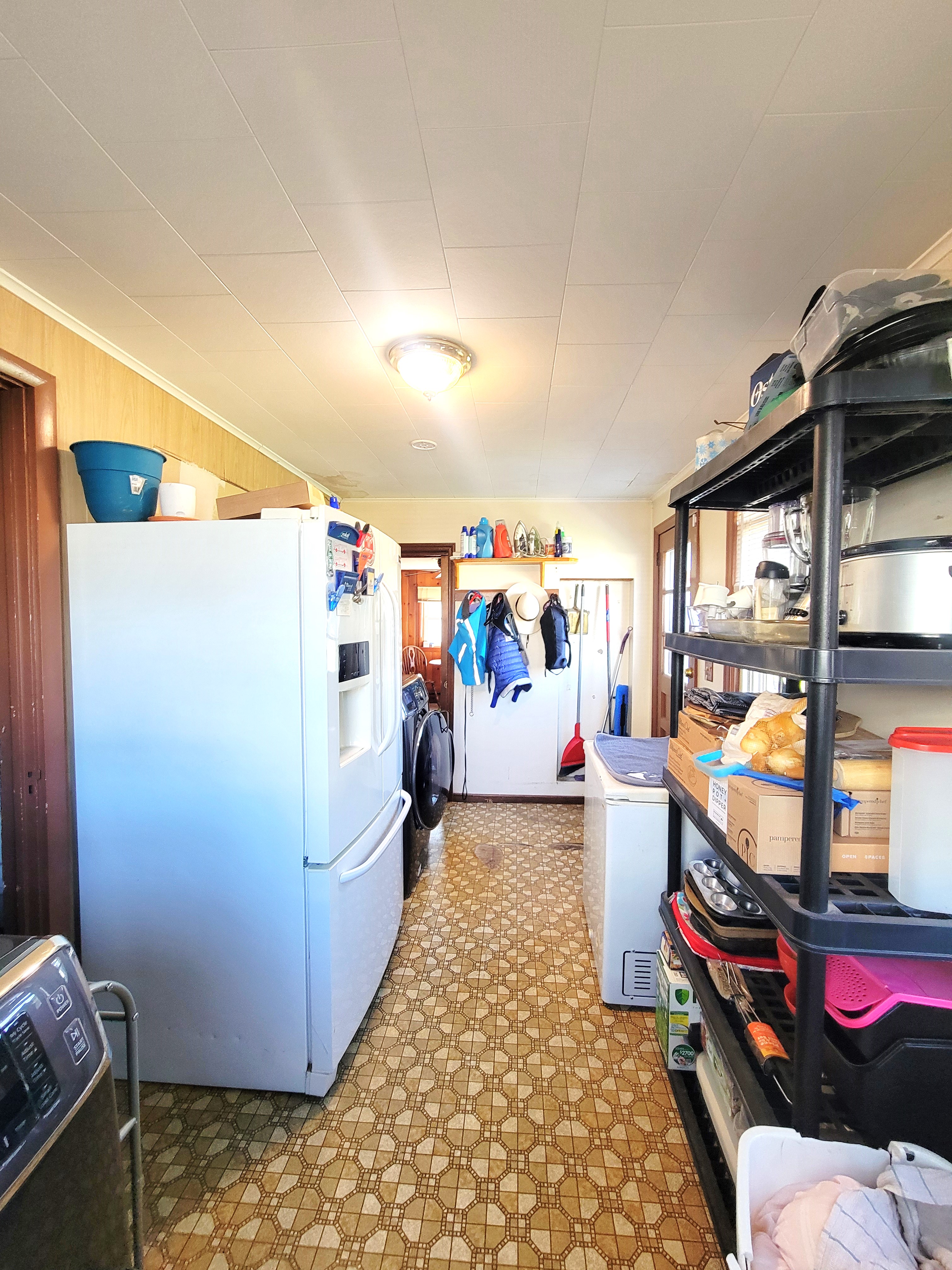 Carteret, New Jersey, 07008, United States, 6 Bedrooms Bedrooms, ,2 BathroomsBathrooms,Residential,For Sale,1980977