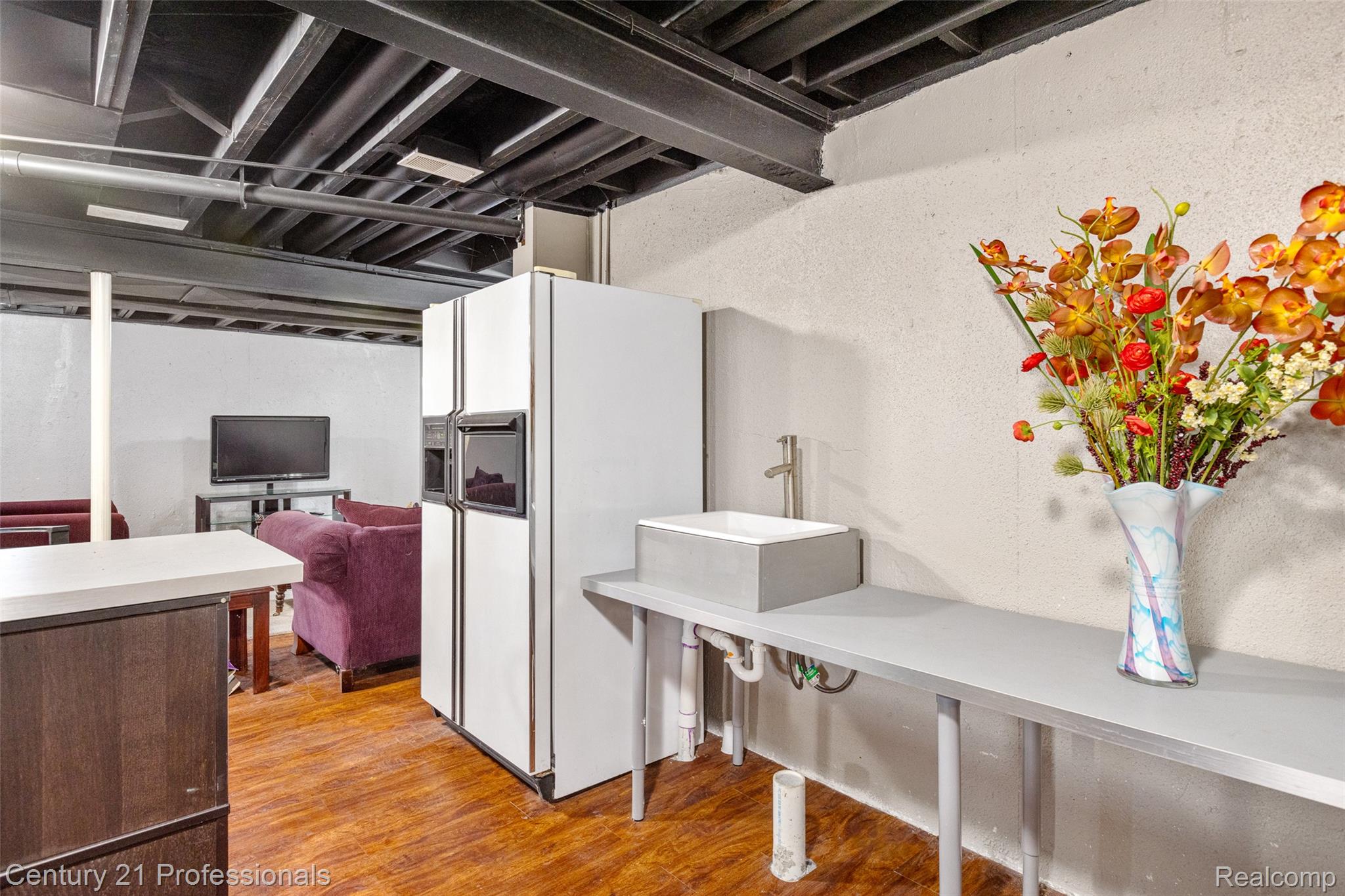 LakeOrion, Michigan, 48359, United States, 4 Bedrooms Bedrooms, ,3 BathroomsBathrooms,Residential,For Sale,1973715