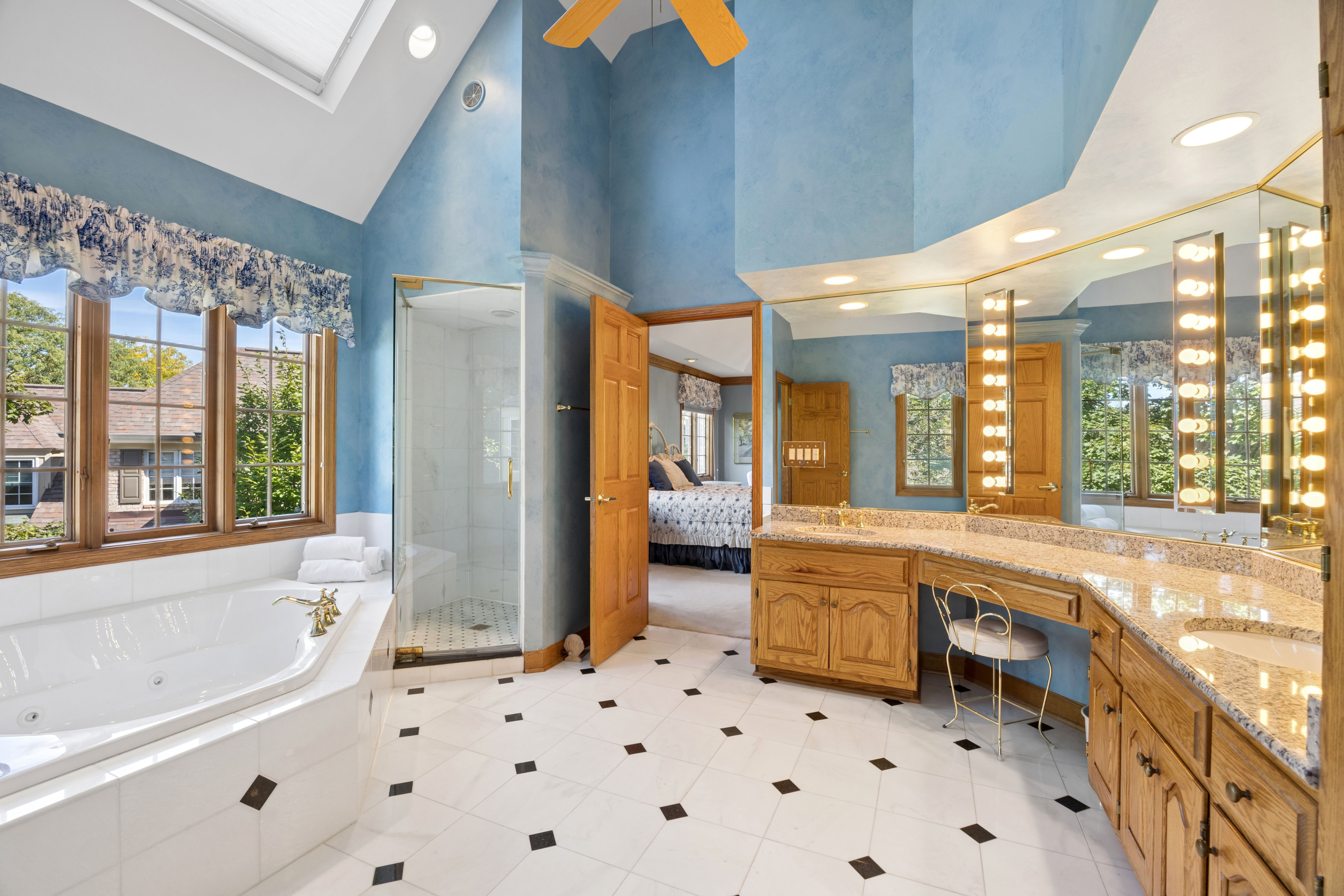  Lovely and Meticulously Maintained Townhome in Desirable Tartan Lakes - 物件實景