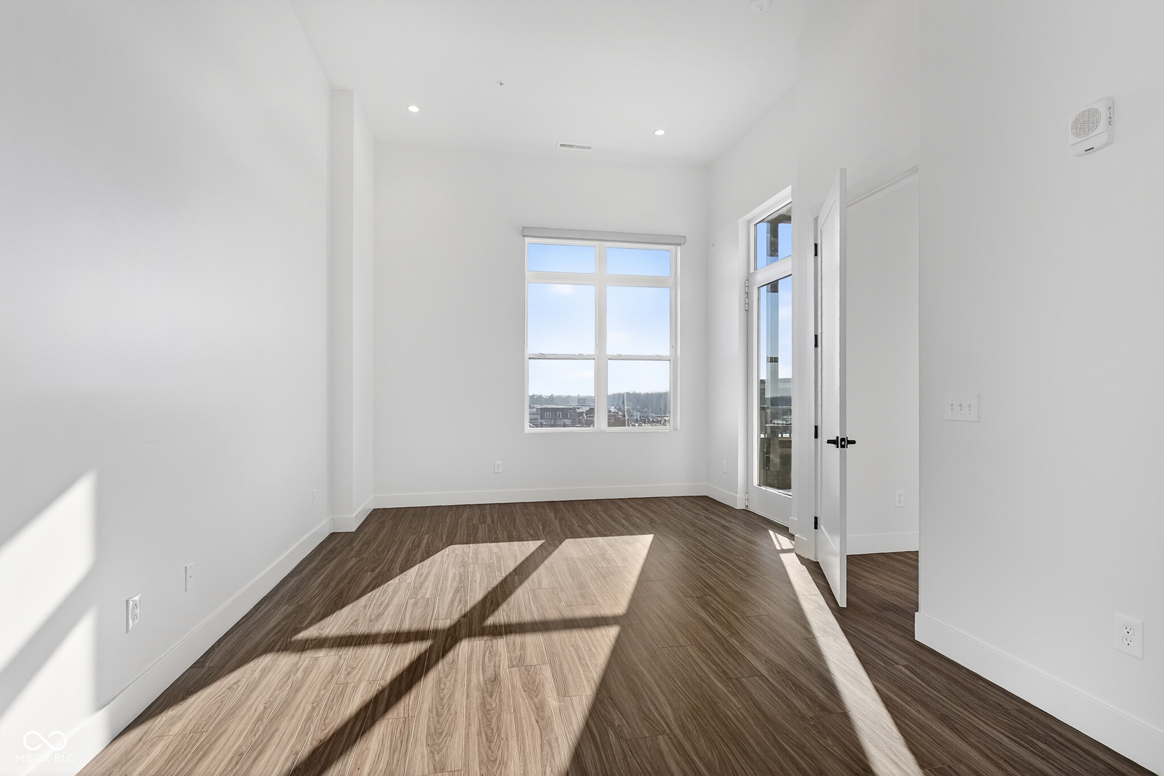 Carmel, Indiana, 46032, United States, 2 Bedrooms Bedrooms, ,3 BathroomsBathrooms,Residential,For Sale,1977129