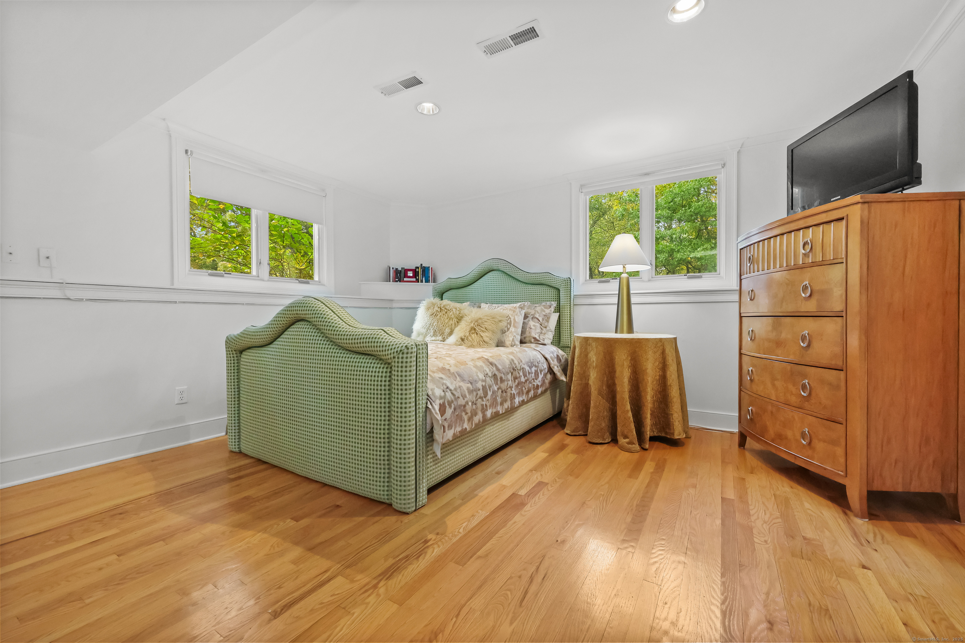 Fairfield, Connecticut, 06880, United States, 3 Bedrooms Bedrooms, ,3 BathroomsBathrooms,Residential,For Sale,1992139