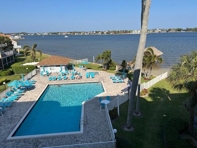 Hypoluxo, Florida, 33462, United States, 2 Bedrooms Bedrooms, ,2 BathroomsBathrooms,Residential,For Sale,1736314