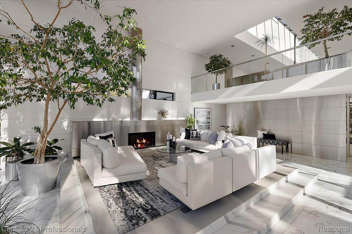 BloomfieldHills, Michigan, 48301, United States, 4 Bedrooms Bedrooms, ,5 BathroomsBathrooms,Residential,For Sale,1996516