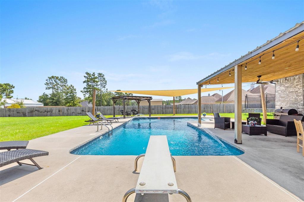 Lake Charles, Louisiana, 70611, United States, 4 Bedrooms Bedrooms, ,4 BathroomsBathrooms,Residential,For Sale,1925040