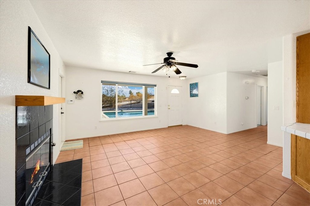Hesperia, California, 92345, United States, ,Residential,For Sale,1942846