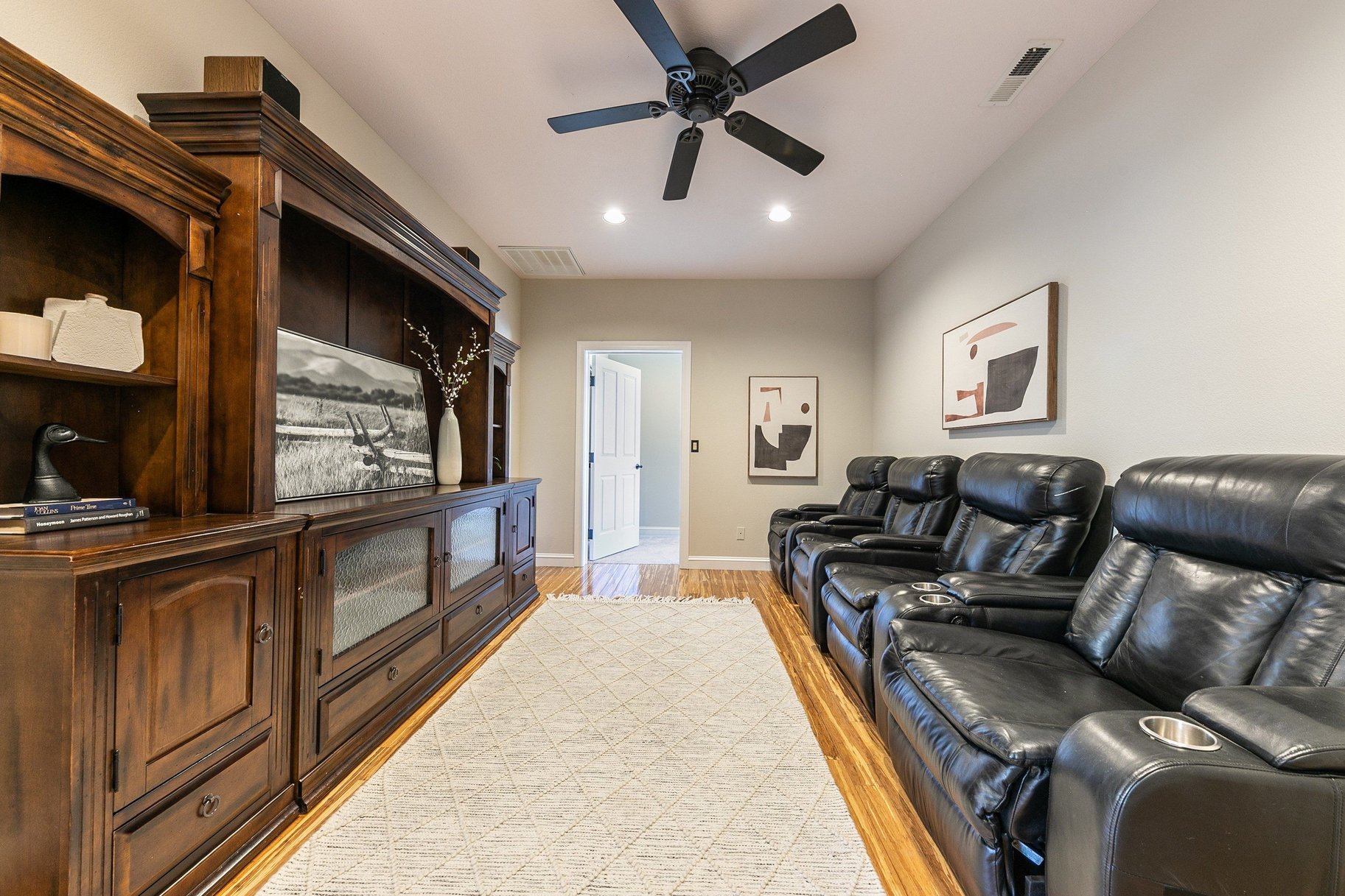  A Rare Lakefront Estate in the Heart of Reno no in One of Northern Nevada