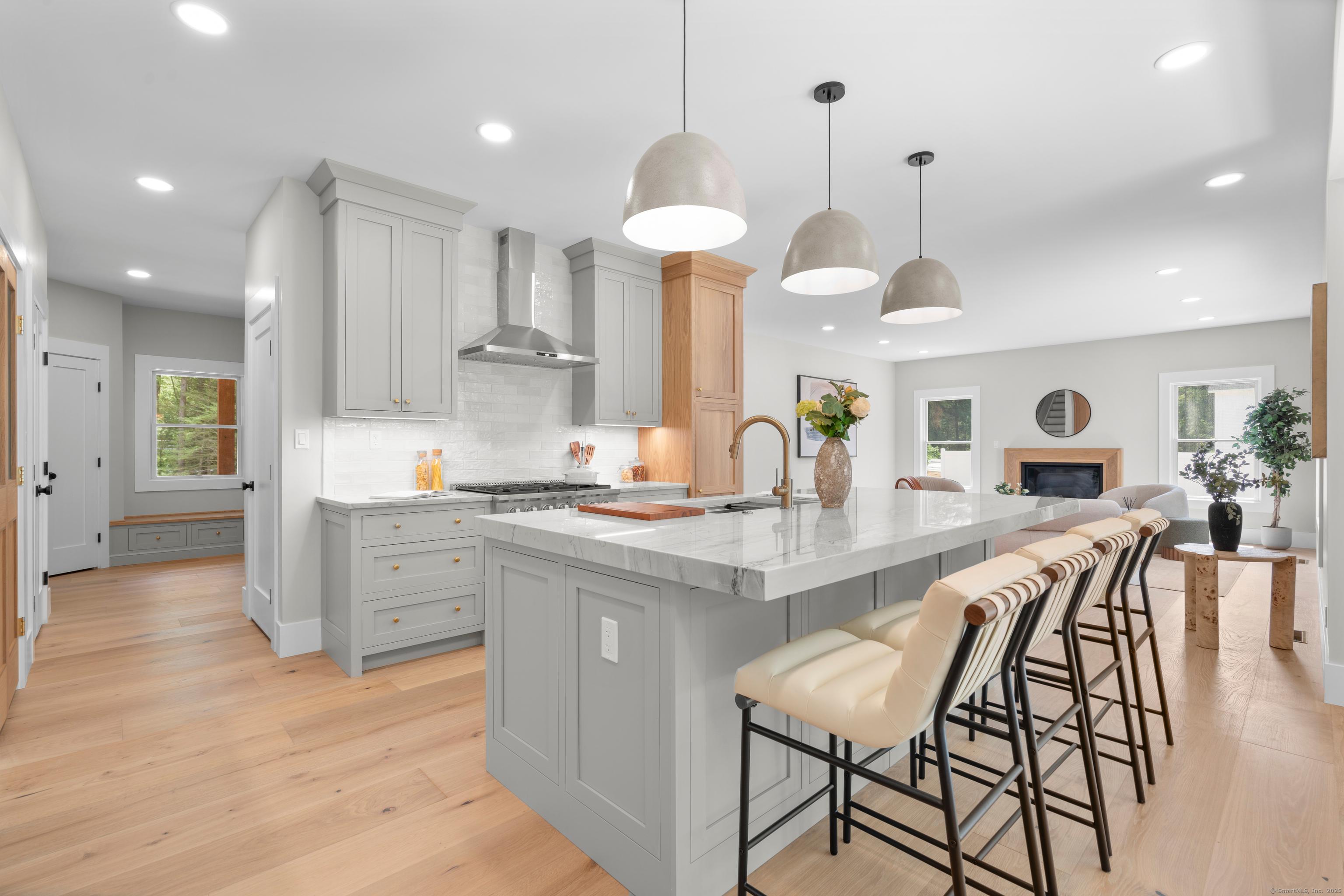 Avon, Connecticut, 06001, United States, 4 Bedrooms Bedrooms, ,4 BathroomsBathrooms,Residential,For Sale,1982125