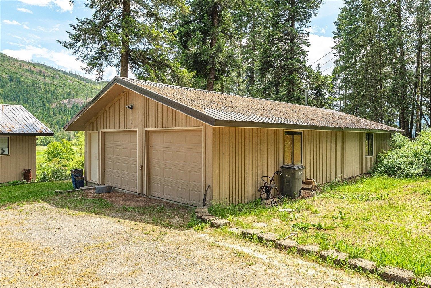 Colville, Washington, 99114, United States, 5 Bedrooms Bedrooms, ,3 BathroomsBathrooms,Residential,For Sale,2049319