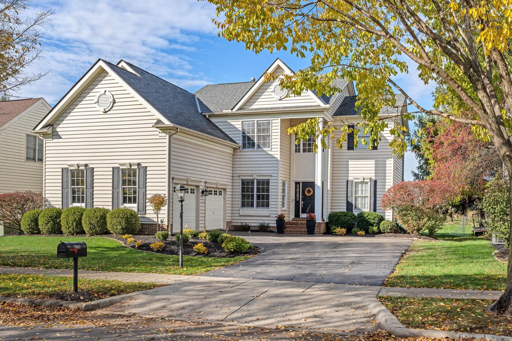 New Albany, Ohio, 43054, United States, 4 Bedrooms Bedrooms, ,3 BathroomsBathrooms,Residential,For Sale,1988234