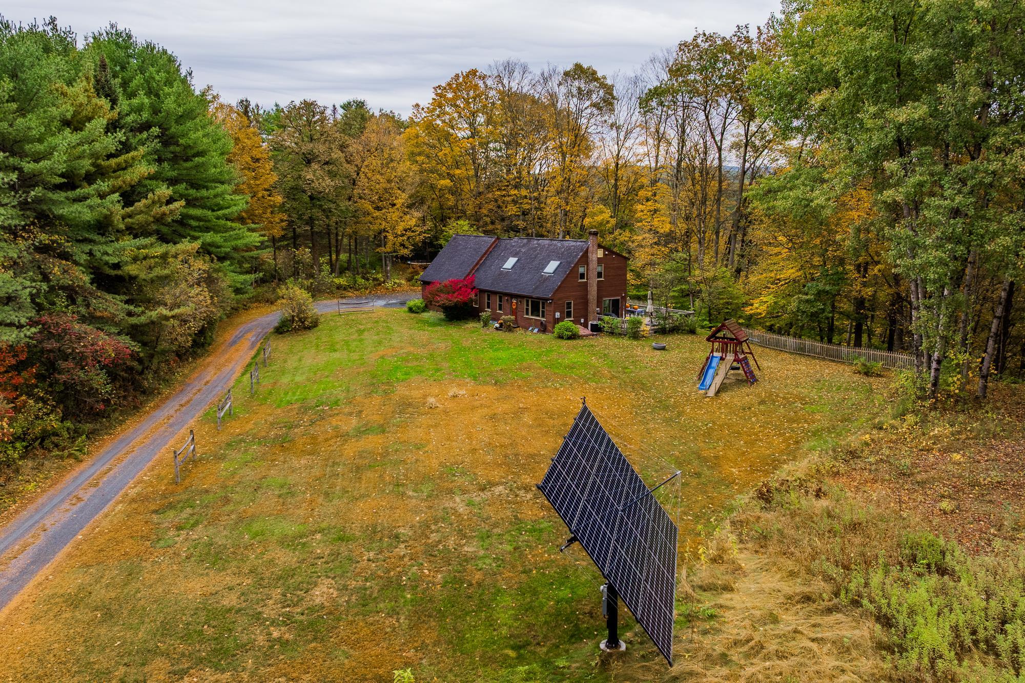 Norwich, Vermont, 05055, United States, 3 Bedrooms Bedrooms, ,2 BathroomsBathrooms,Residential,For Sale,1993017