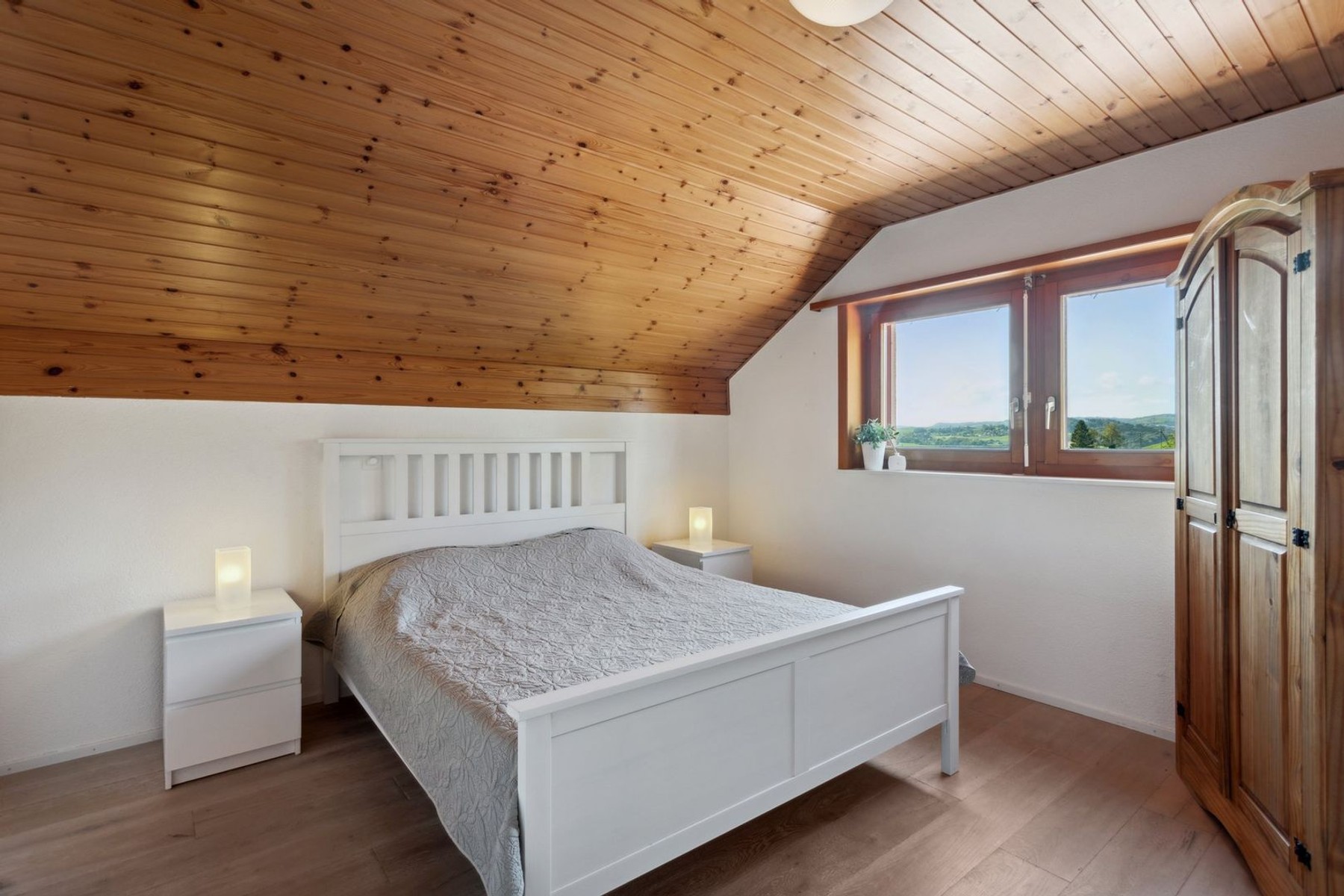  7.5-room family villa with separate 1.5-room studio, unobstructed view of the hi - 物件實景