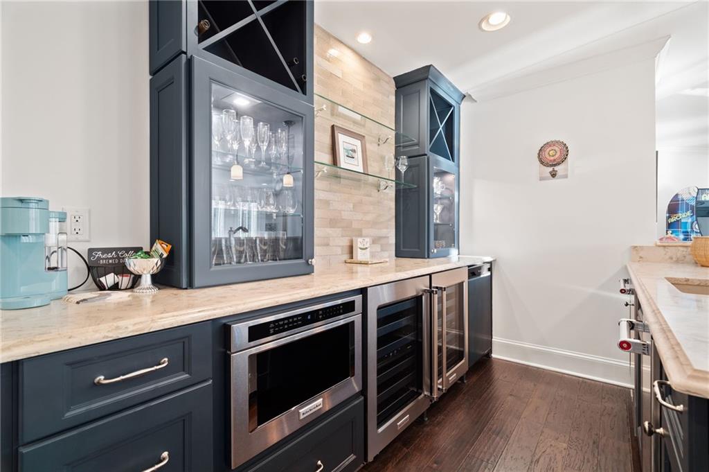 Big Canoe, Georgia, 30143, United States, 5 Bedrooms Bedrooms, ,6 BathroomsBathrooms,Residential,For Sale,1996415