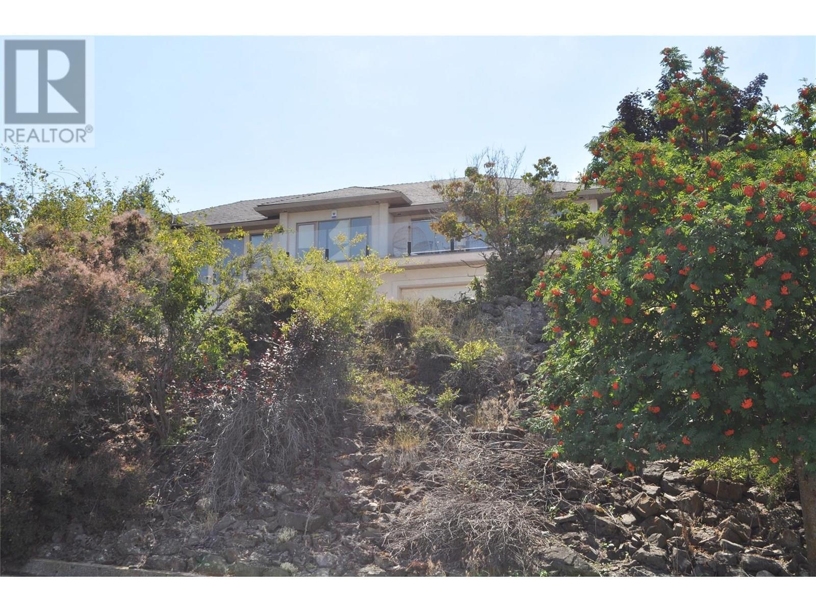KELOWNA, British Columbia, V1W 4K4, CA, 3 Bedrooms Bedrooms, ,3 BathroomsBathrooms,Residential,For Sale,1906808