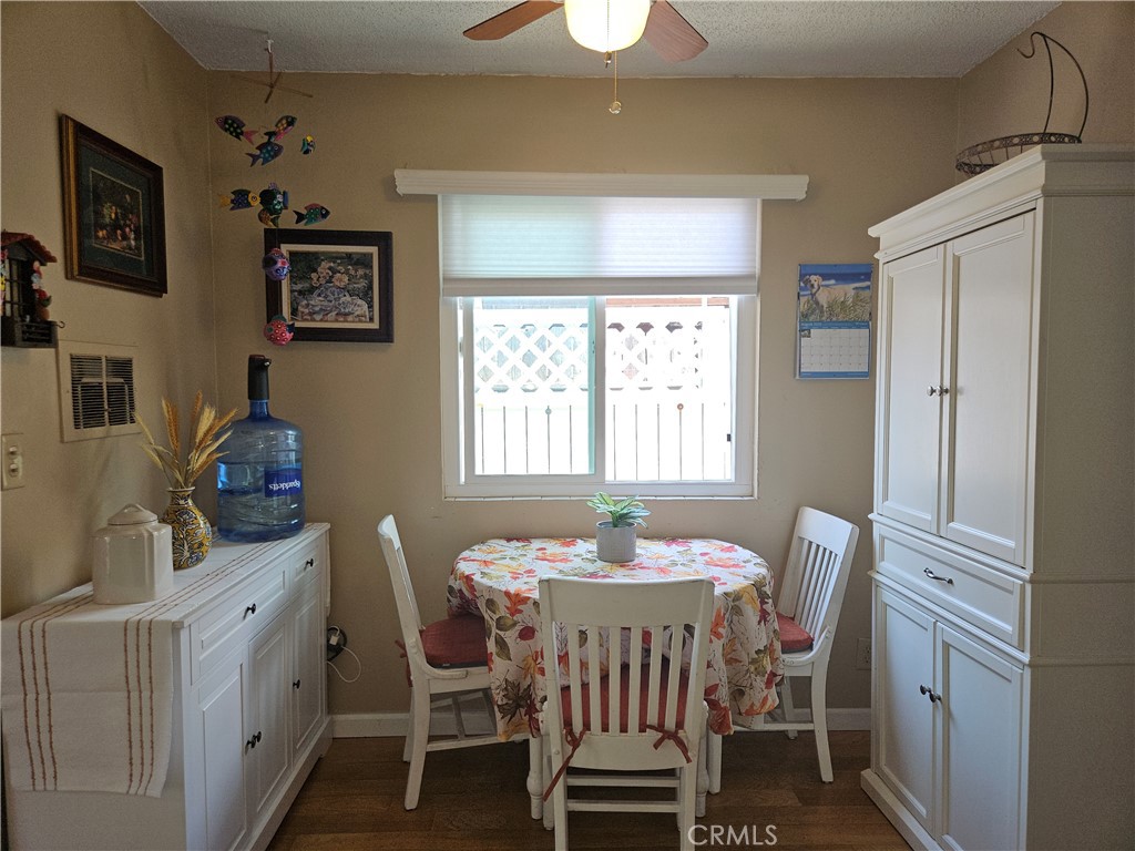 Paramount, California, 90723, United States, 2 Bedrooms Bedrooms, ,1 BathroomBathrooms,Residential,For Sale,1918130