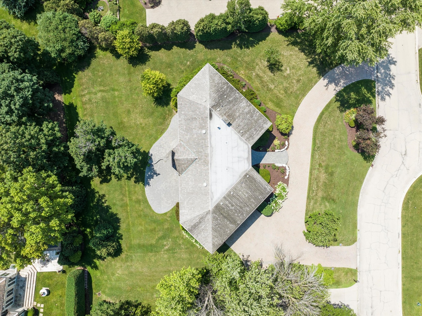 Oak Brook, Illinois, 60523, United States, 5 Bedrooms Bedrooms, ,6 BathroomsBathrooms,Residential,For Sale,1903537