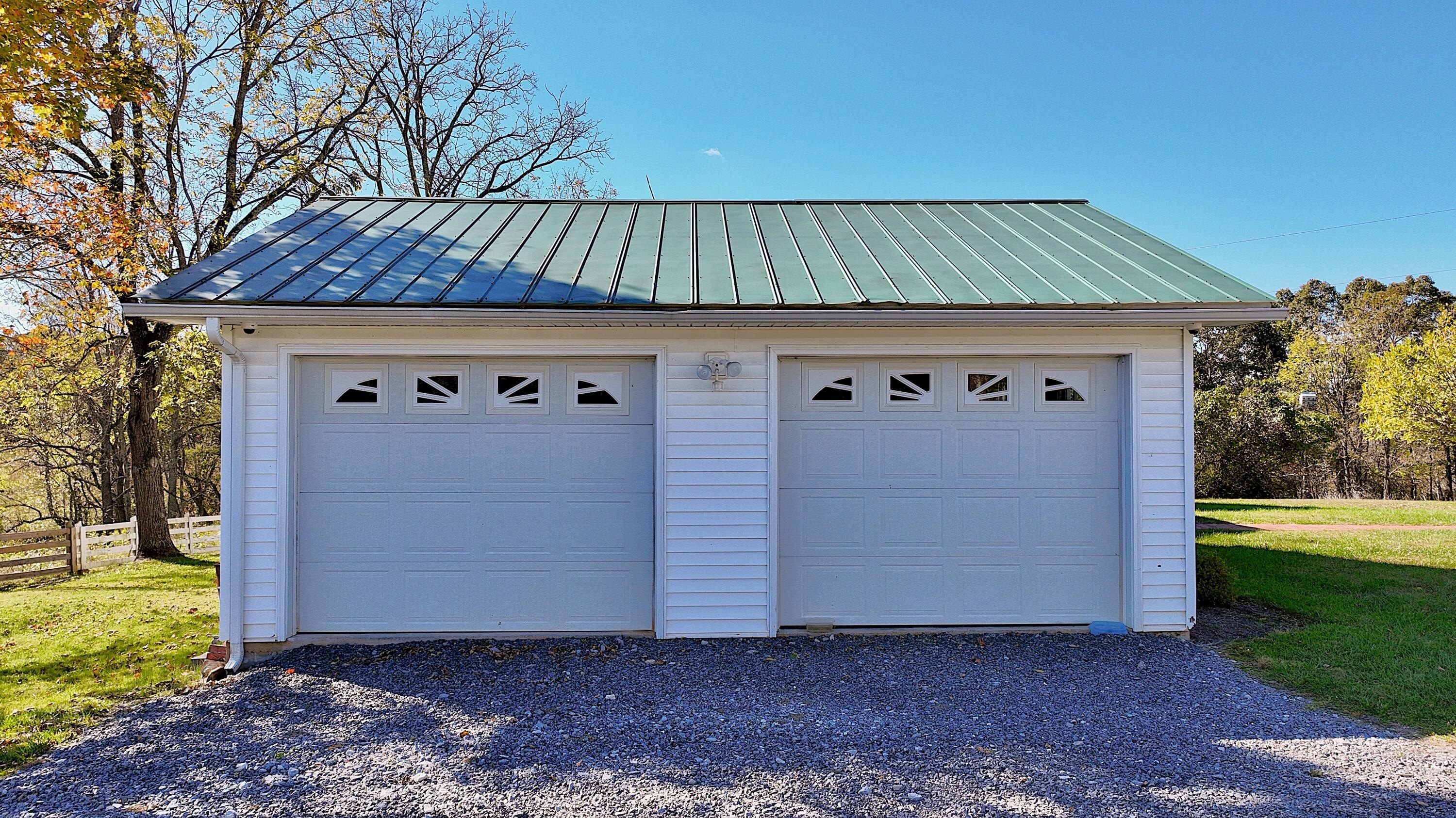 5557 Flat Mountain Rd, Alderson, West Virginia, 24910, United States, 3 Bedrooms Bedrooms, ,4 BathroomsBathrooms,Residential,For Sale,5557 Flat Mountain Rd,1644446