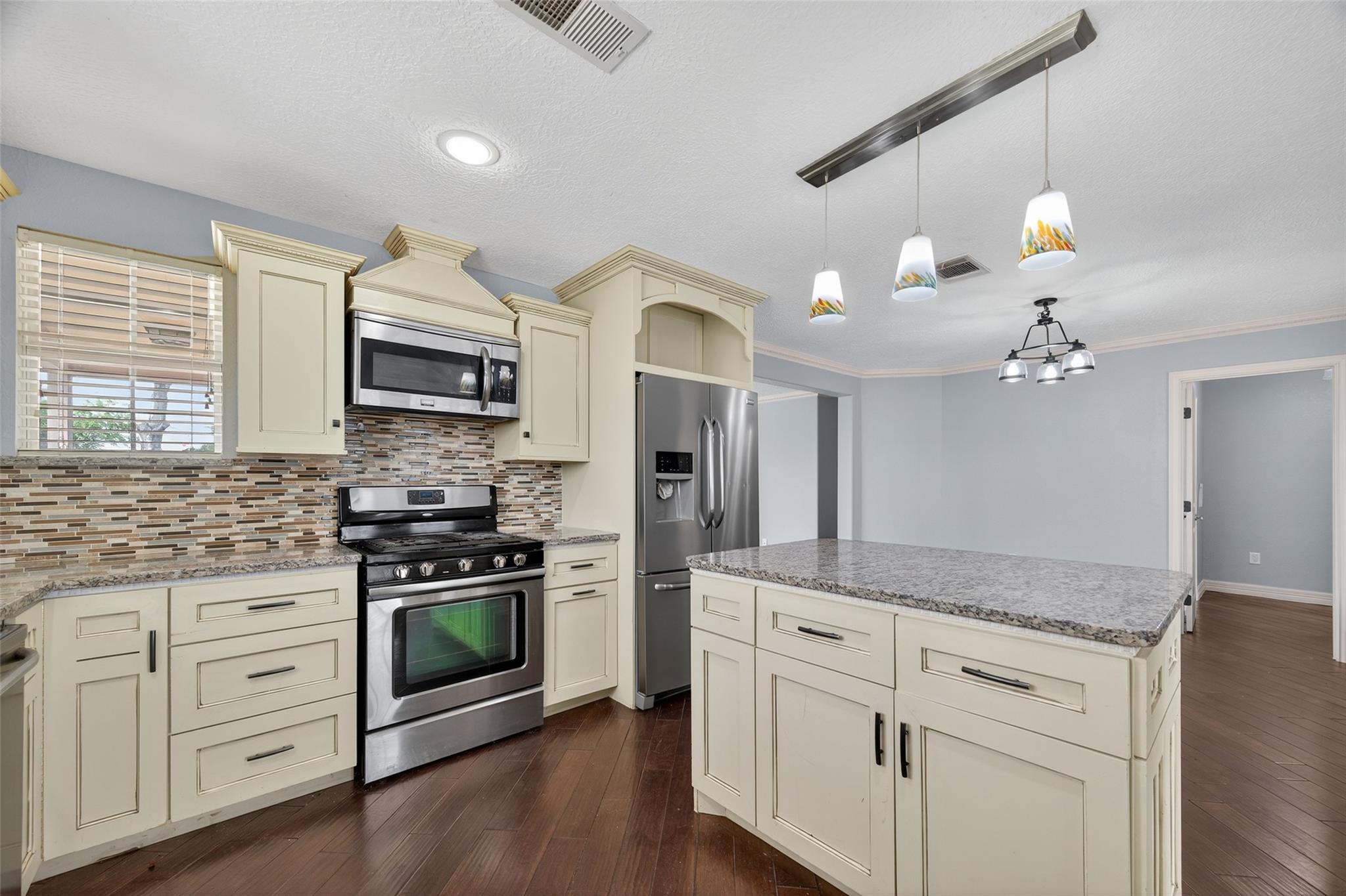 Channelview, Texas, 77530, United States, 12 Bedrooms Bedrooms, ,8 BathroomsBathrooms,Residential,For Sale,1977547