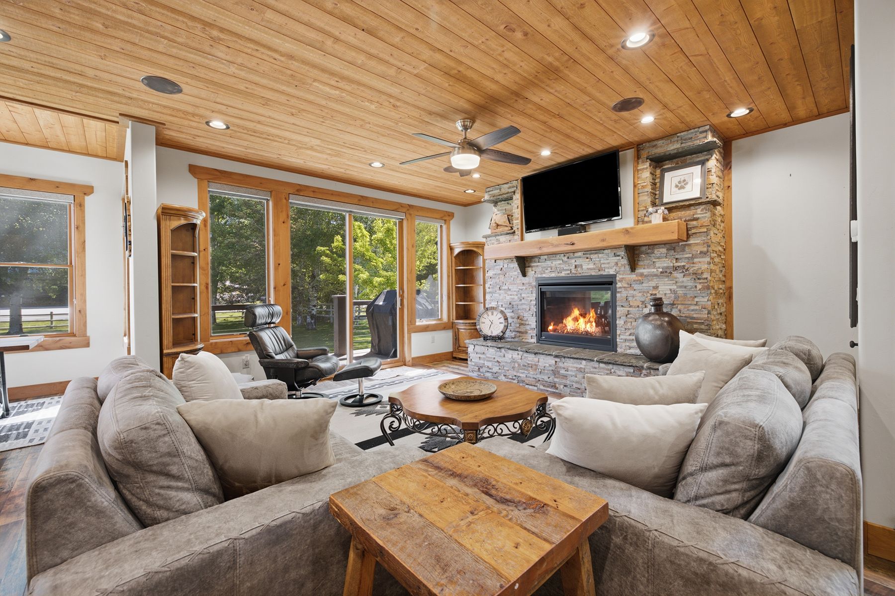  Elevated Living at Alpine Airpark - 物件實景