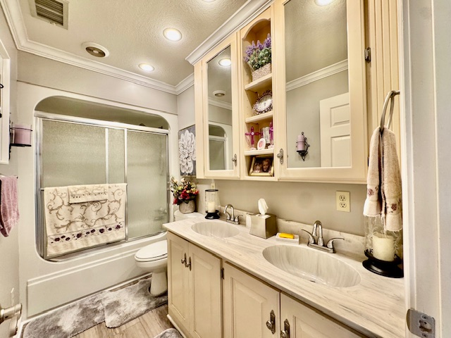 Paragould, Arkansas, 72450, United States, 5 Bedrooms Bedrooms, ,3 BathroomsBathrooms,Residential,For Sale,1955284