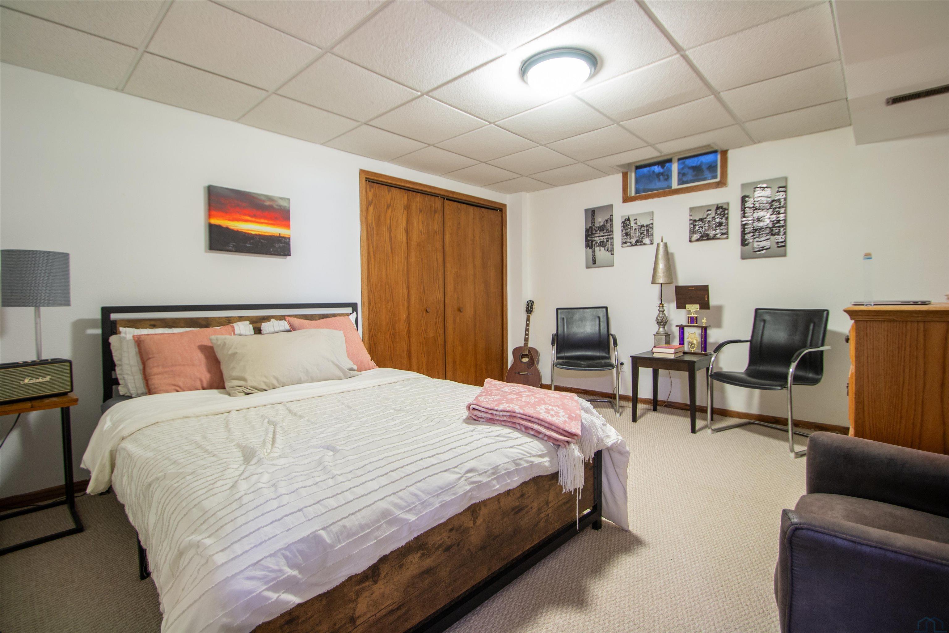 Sioux City, Iowa, 51104, United States, 4 Bedrooms Bedrooms, ,5 BathroomsBathrooms,Residential,For Sale,1989955