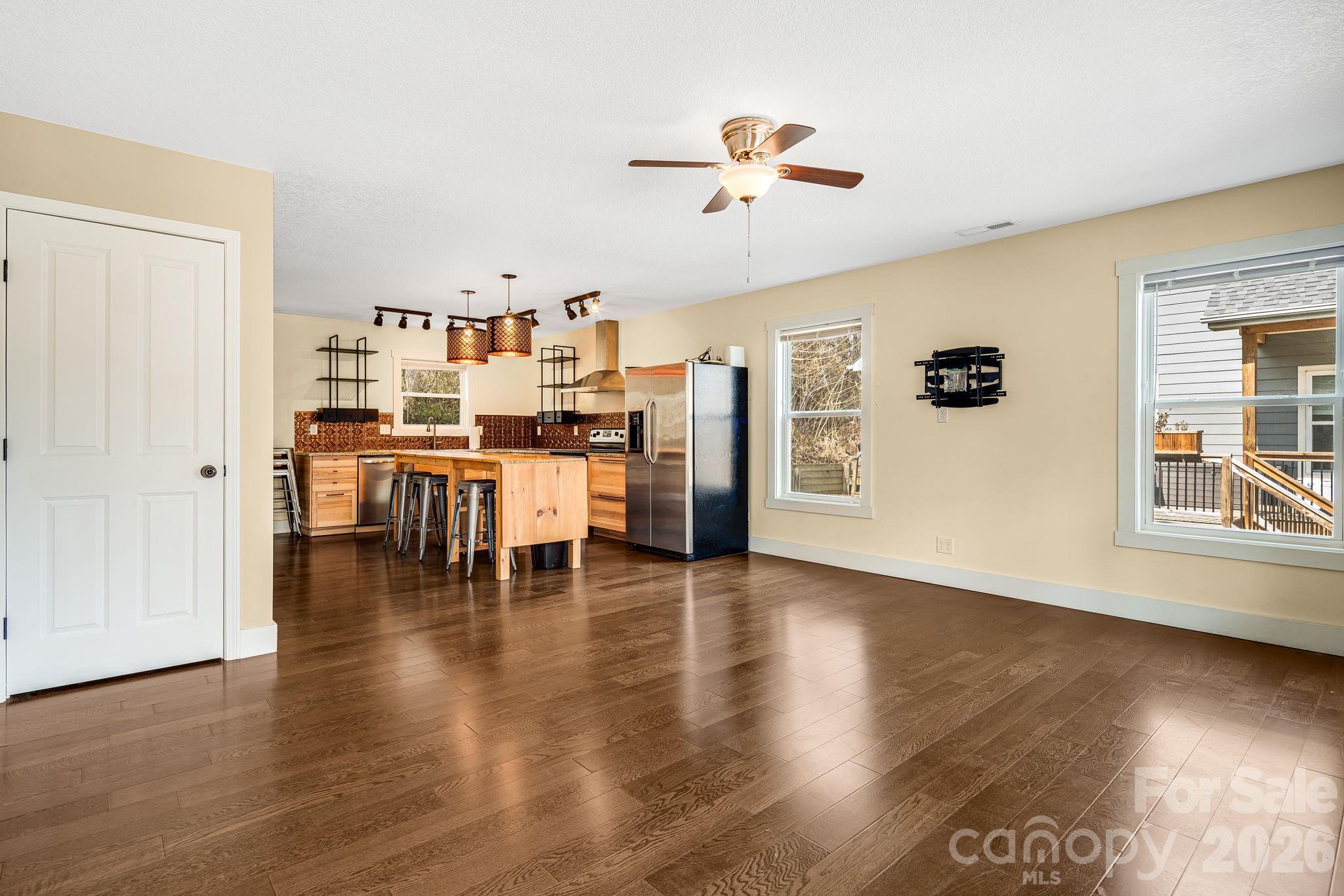 Asheville, North Carolina, 28803, United States, 5 Bedrooms Bedrooms, ,3 BathroomsBathrooms,Residential,For Sale,2025391