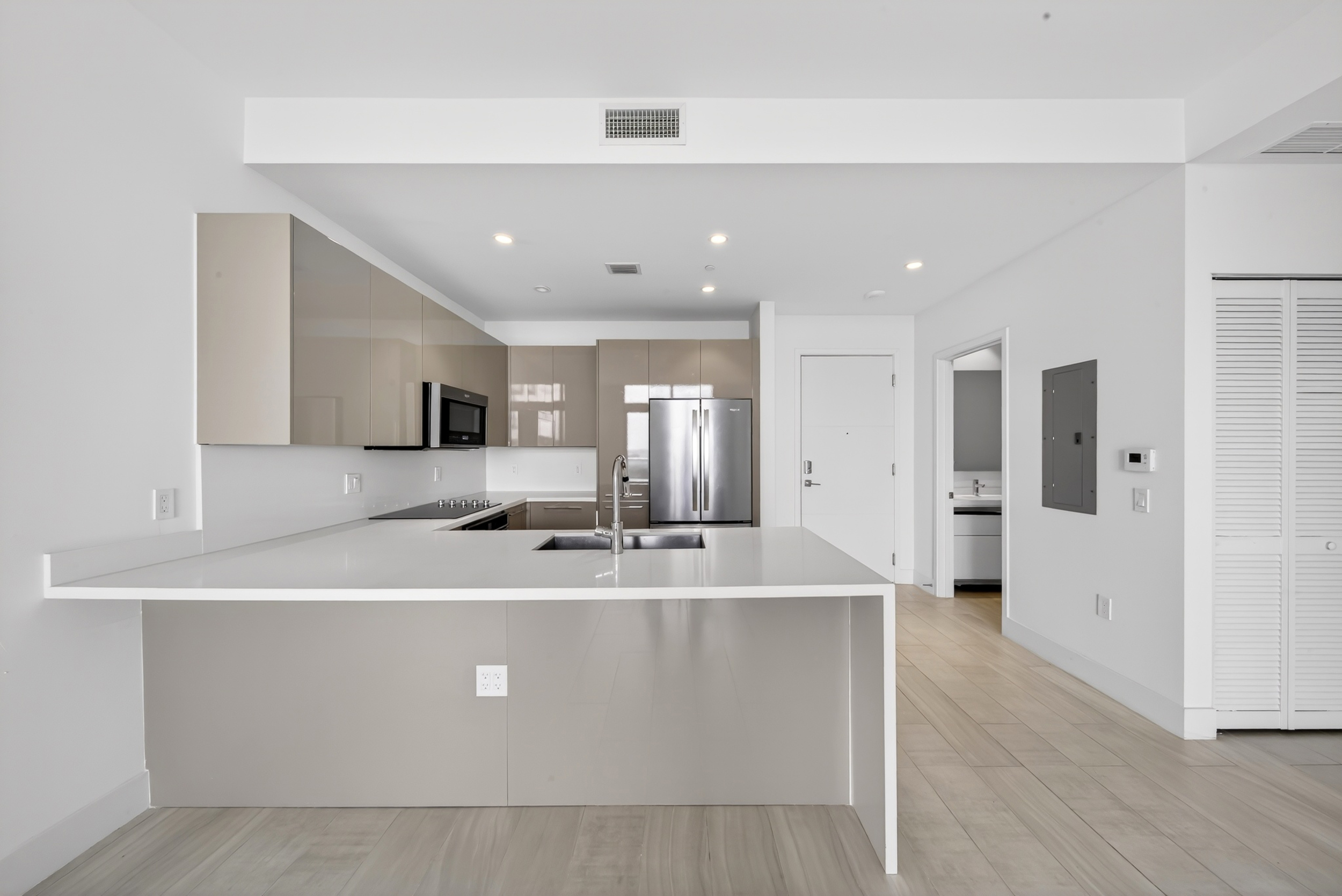  2000 Metropica Way, Sunrise, FL, 33323 - 物件實景