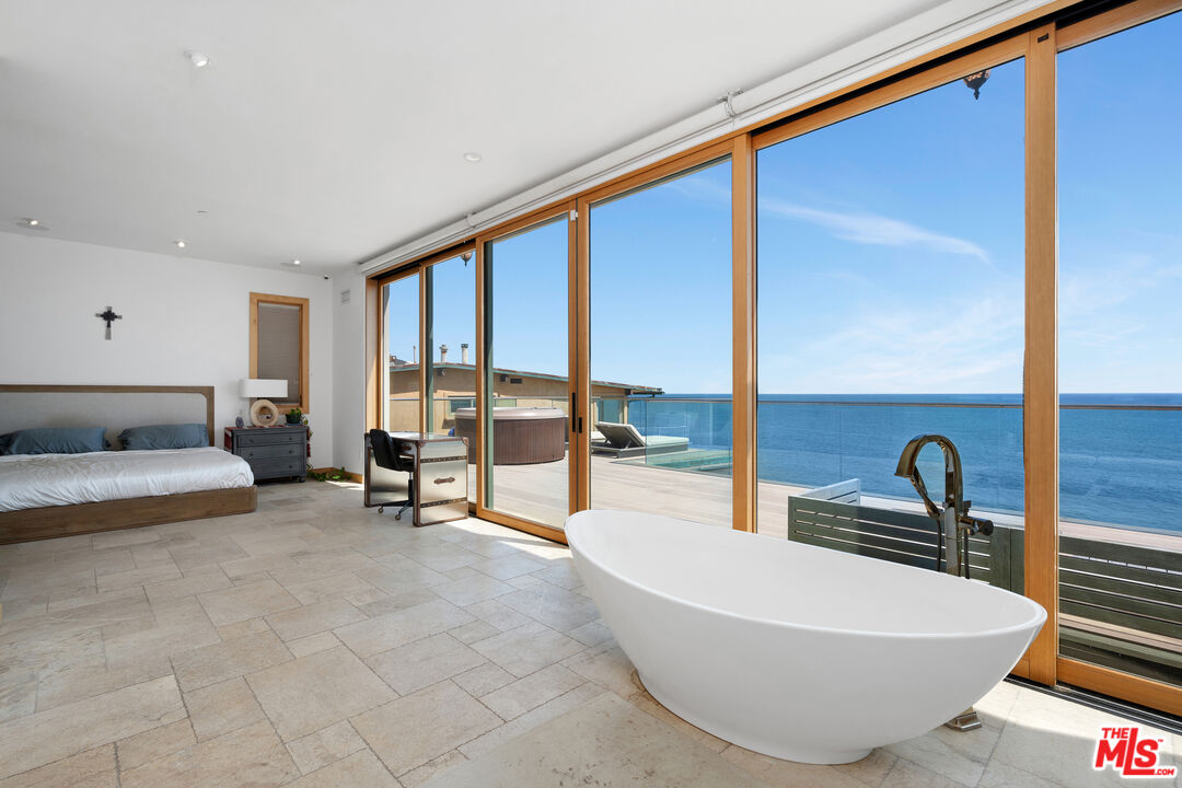 Malibu, California, 90265, United States, 3 Bedrooms Bedrooms, ,3 BathroomsBathrooms,Residential,For Sale,2002033