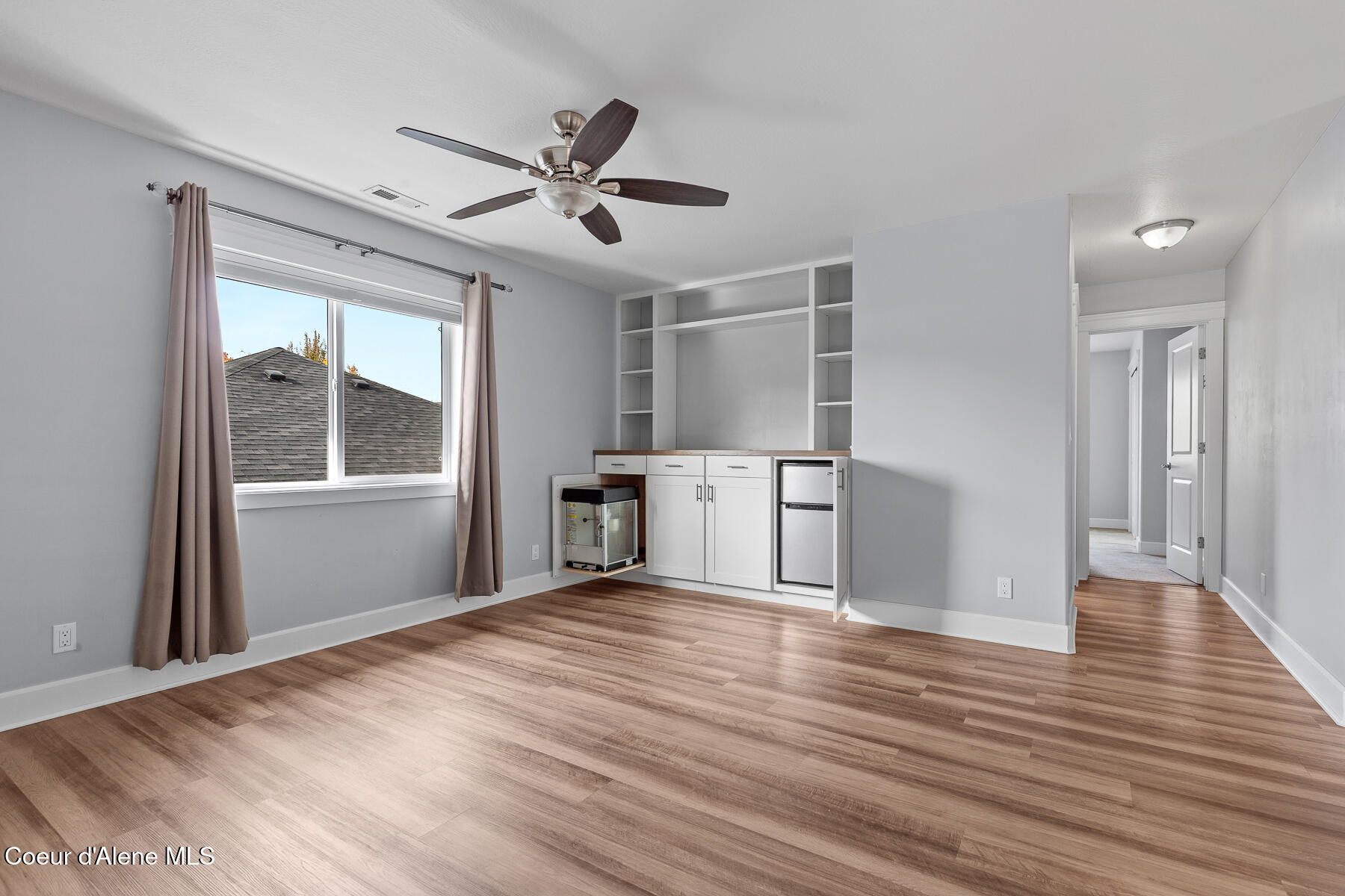 Coeur d'Alene, Idaho, 83814, United States, 3 Bedrooms Bedrooms, ,4 BathroomsBathrooms,Residential,For Sale,1976141