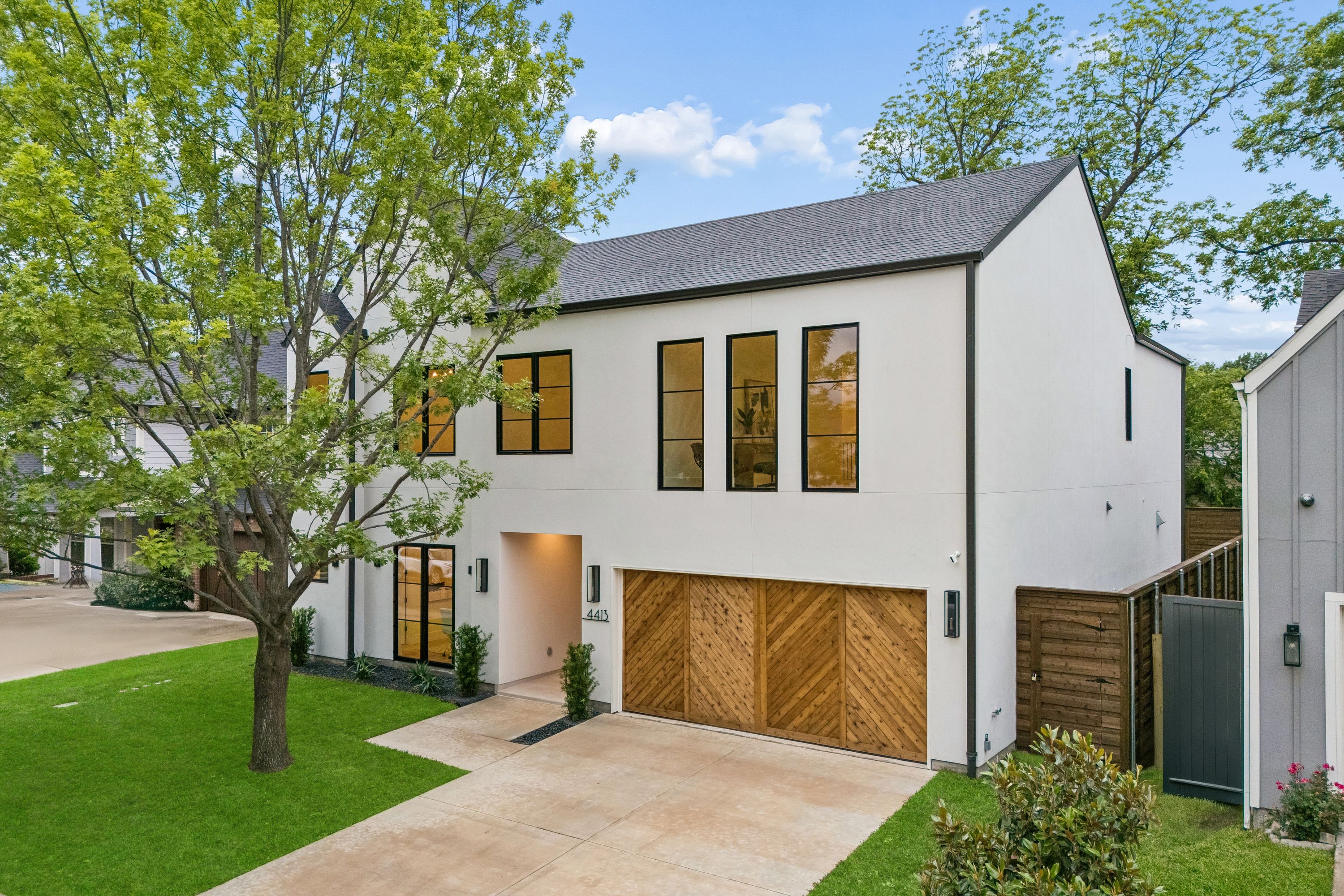  Luxurious East Dallas Home by Birchwood Custom Homes with Modern Elegance - 物件實景