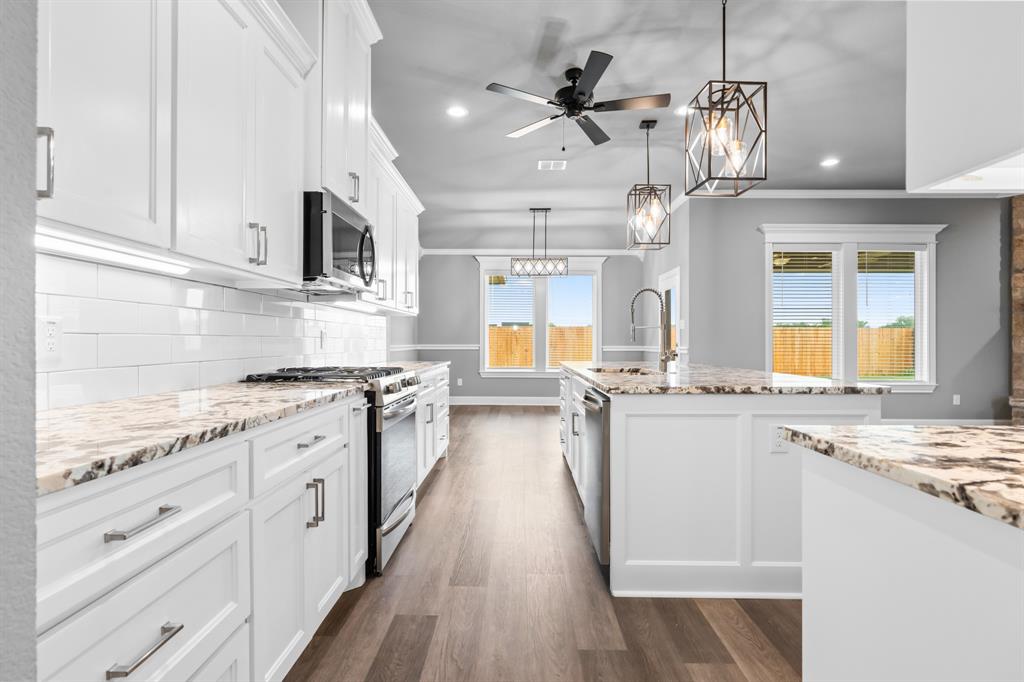 Robinson, Texas, 76706, United States, 4 Bedrooms Bedrooms, ,3 BathroomsBathrooms,Residential,For Sale,1805601
