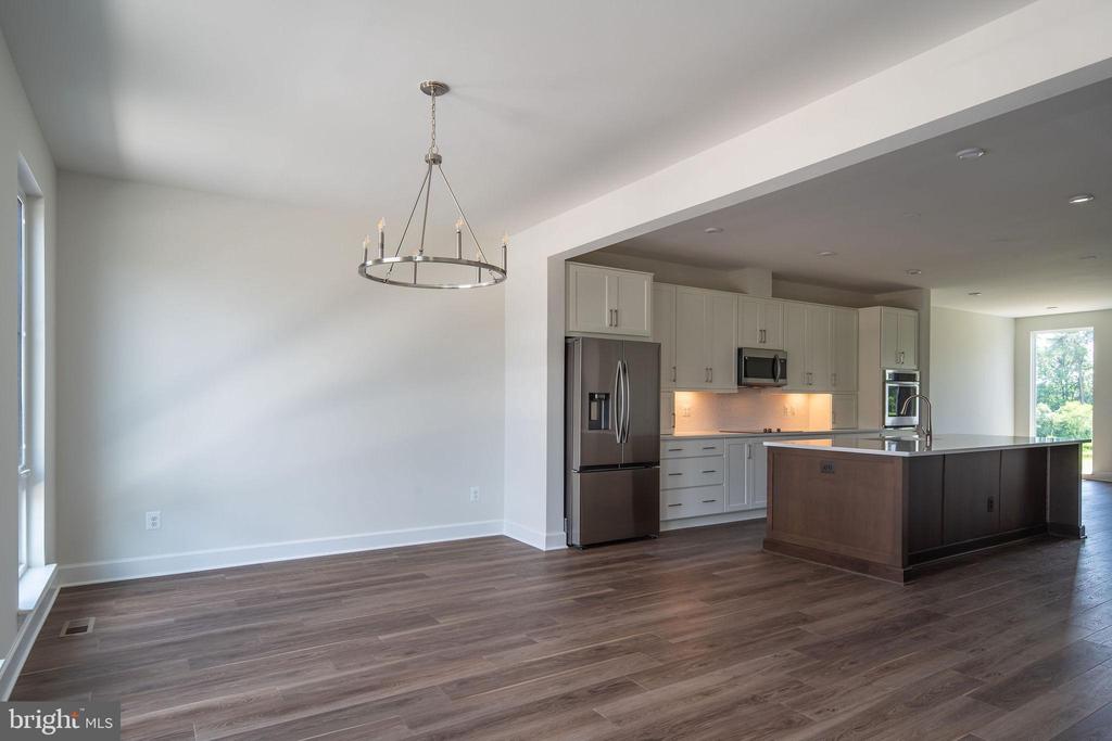 Woodbridge, Virginia, 22191, United States, 3 Bedrooms Bedrooms, ,4 BathroomsBathrooms,Residential,For Sale,1984247