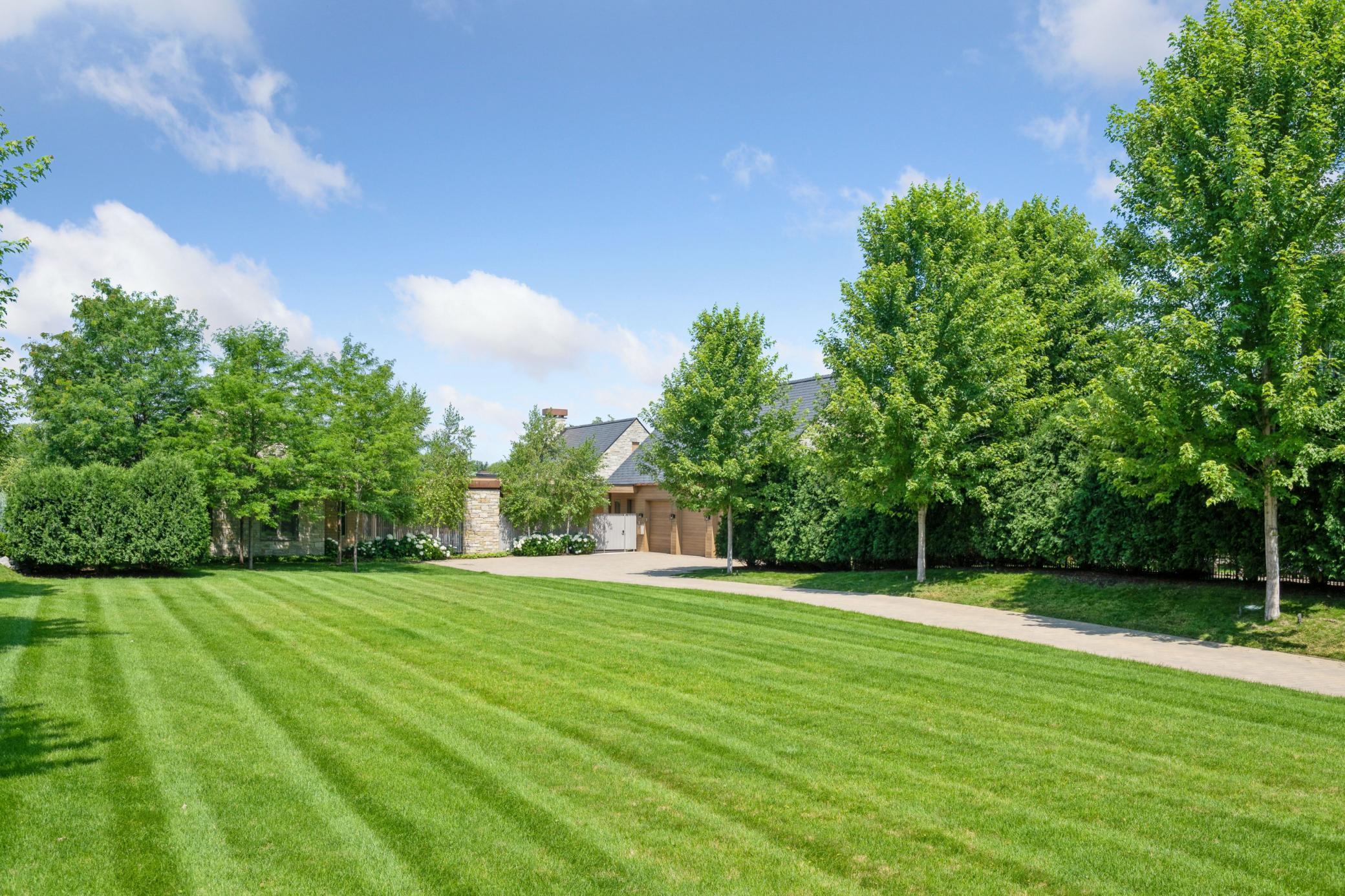 Minneapolis, Minnesota, 55405, United States, 5 Bedrooms Bedrooms, ,1 BathroomBathrooms,Residential,For Sale,1897759