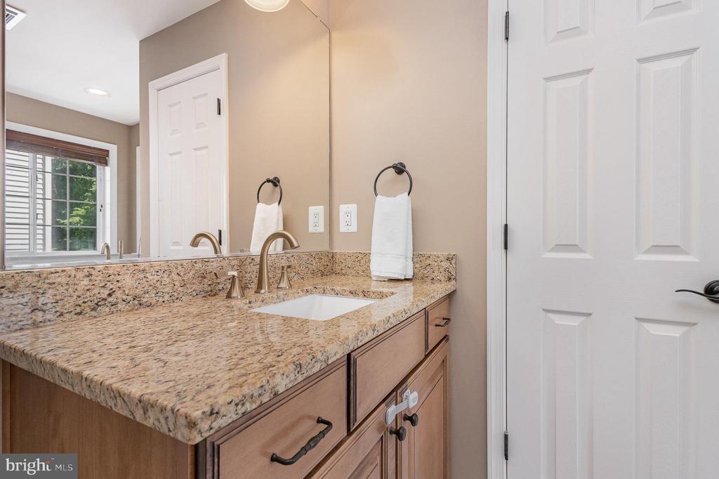 Fredericksburg, Virginia, 22406, United States, 5 Bedrooms Bedrooms, ,4 BathroomsBathrooms,Residential,For Sale,1932908