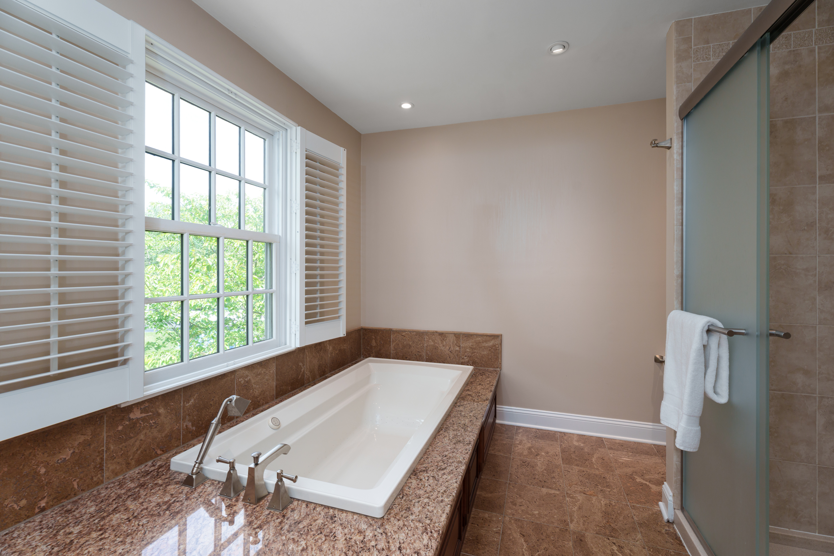  Kingsbrook Cul-de-Sac Home With 5 Bedrooms and a Finished Basement - 物件實景
