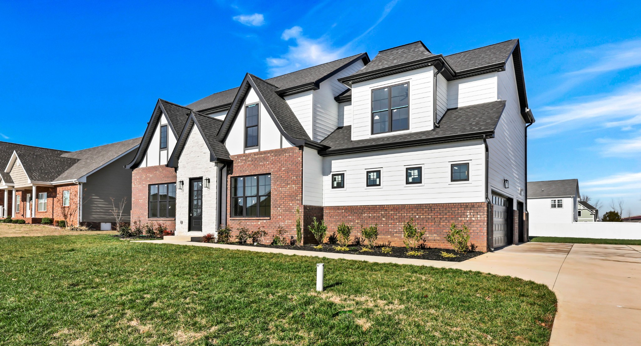 Clarksville, Tennessee, 37043, United States, 4 Bedrooms Bedrooms, ,4 BathroomsBathrooms,Residential,For Sale,2005761