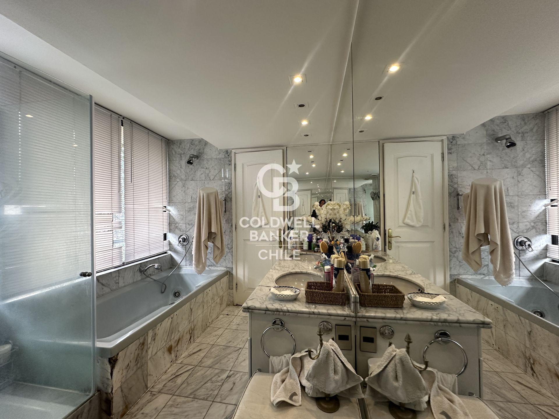 Vitacura, Chile, 3 Bedrooms Bedrooms, ,3 BathroomsBathrooms,Residential,For Sale,1911226