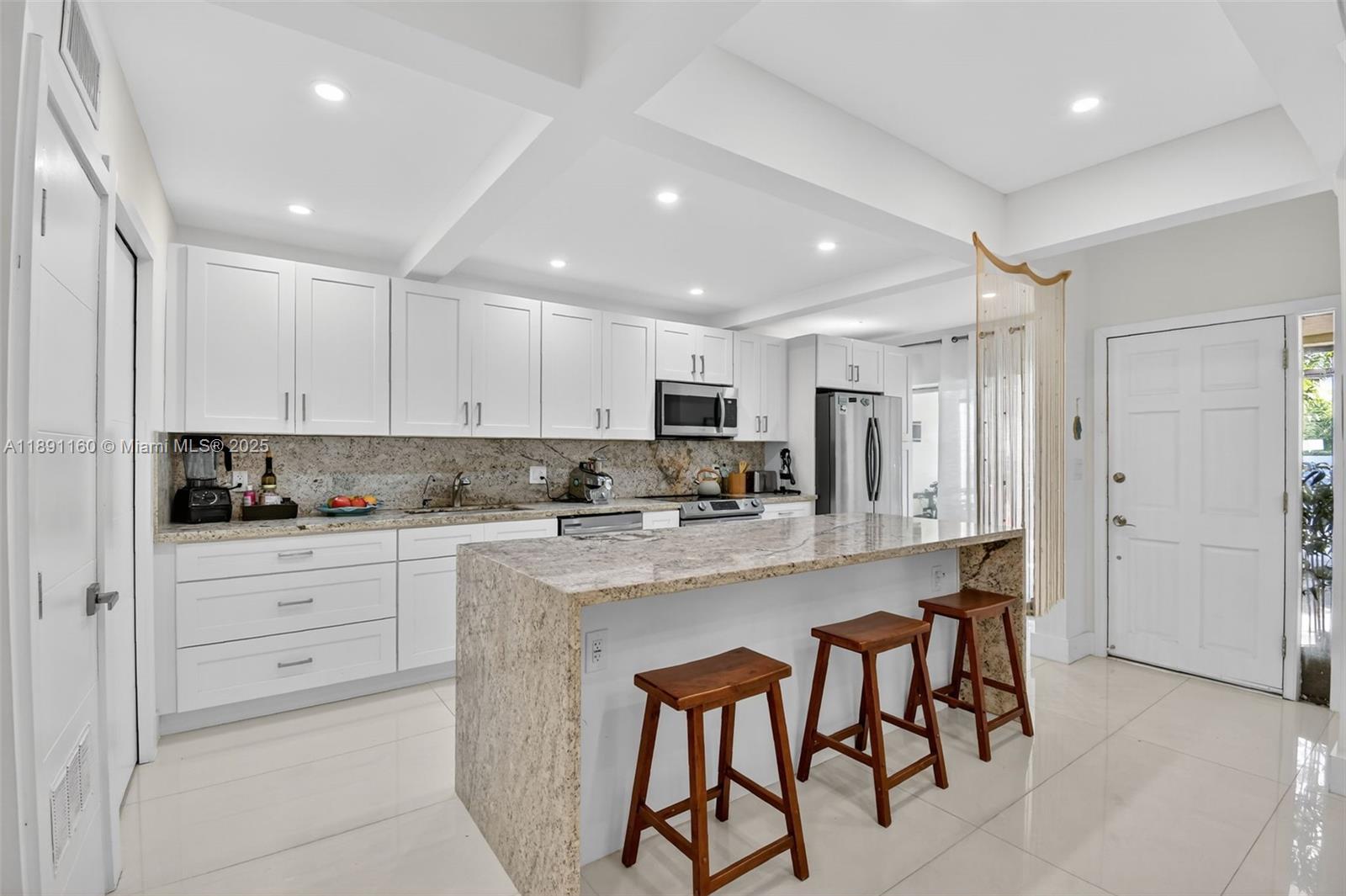 Miami, Florida, 33180, United States, 3 Bedrooms Bedrooms, ,3 BathroomsBathrooms,Residential,For Sale,1961045