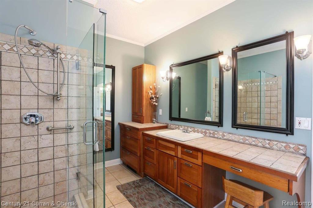 Jackson, Michigan, 49201, United States, 4 Bedrooms Bedrooms, ,3 BathroomsBathrooms,Residential,For Sale,1980498