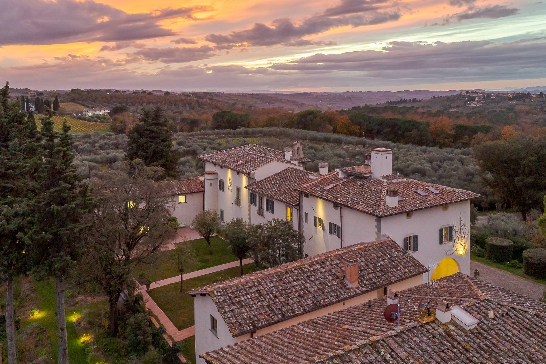  Masterfully renovated estate with 18 ha of land - 物件實景
