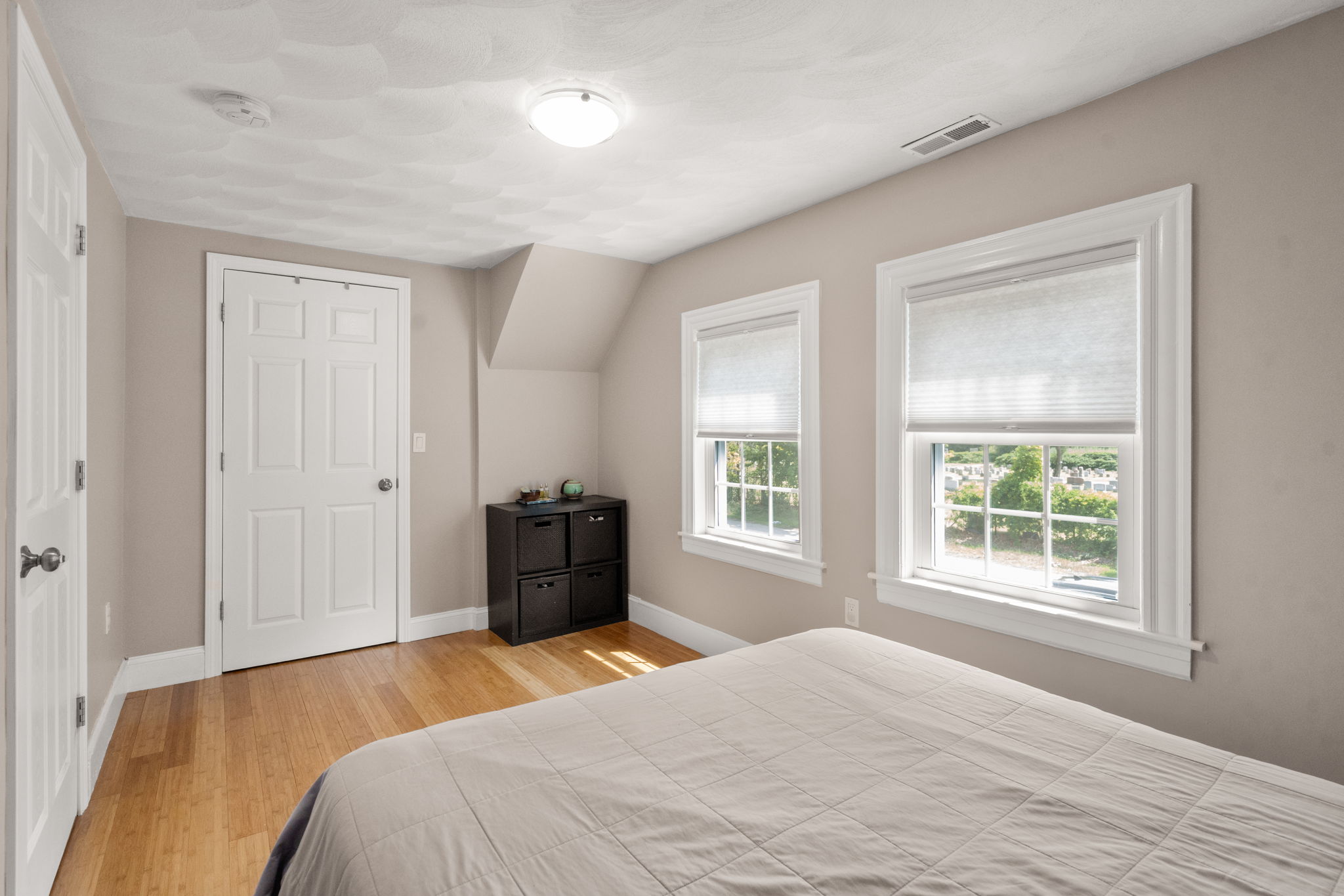  46 Macarthur Road, Stoneham, MA, 02180 - 物件實景