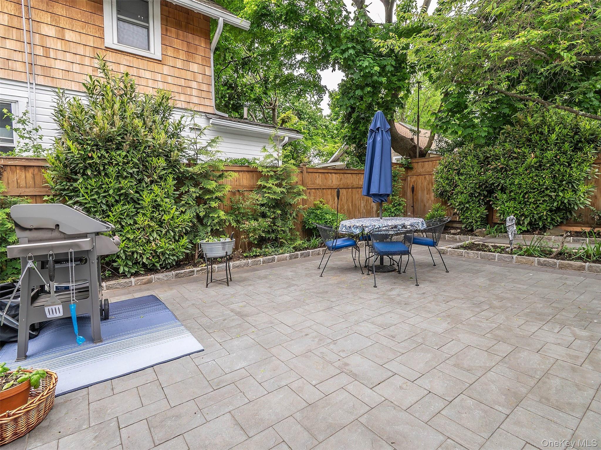  24 Maple Avenue, Sea Cliff, NY, 11579 - 物件實景